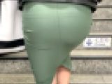 【美BODY!ムッチリエロ美尻！】はち切れんばかりの超ピッタリタイトスカートのエロ尻をぶるっぶる！【423】