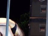しばきたくなる様なケツほぼ丸出し。どエロが過ぎるポールダンサー