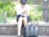 お座りお姉さん発見！！（ＦＨＤ）大変です！！パンツが見えてますよ４２