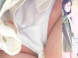 [★新作][★顔出し]パンチラ盗撮 美人ミニスカギャル 超ミニスカなのに開脚して白パンツ全開
