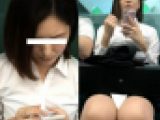 (電車対面）(顔出し）純白のブラウスと…黒のミニタイトスカート…ベーシックなスーツ姿が悩ましい人妻OLさんを観察してみました!!