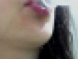 【首、口フェチ】女性の細い首のアップ＆炭酸水を飲むときの口や喉の動き（風呂上がり・下着姿）