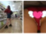 ダックス作品8・生足デニムミニのメガネお姉さんのドアップ赤P！アレがハミでてる！プラス2人