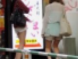 生脚ショートパンツ私服姿で街をブラブラ茶髪2人組【動画】街撮り編 1003