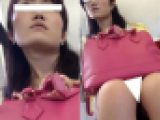 (電車対面）(顔出し）電車の心地良い揺れに合わせて…うとうと…うとうと…お健やかなお顔のピンクのOLおねいさんを観察してみました