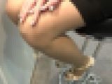 パンスト美脚の受付嬢OLさん