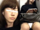 (電車対面）(顔出し）うとうと…うとうと…お健やかなお顔をして…お健やかに意識まどろむ人妻OLさんの無防備なお姿を観察してみまし