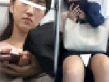 (電車対面）(顔出し)シックなスーツをお召になった…貞淑な感じのOL奥さま…パンプスからそそり立つパンストあんよ▼ぞーんを観察し