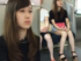 お母さんとお出かけ中の全身からエロオーラを放つ可愛い女子大生
