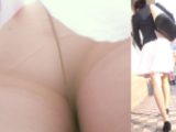 パンチラ盗撮 OLさん ベージュのパンツをエスカレーターで激写