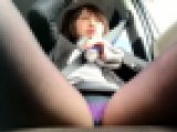 【車内パンチラ.12】24歳同僚Aちゃんが超ミニスカで豪快お股おっぴろげ??