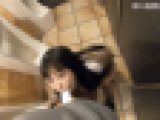【ネカフェのトイレで限界露出＆騎乗位セックス】トイレでフェラってたら男性客が入ってきてドキッ！興奮冷めず騎乗位で精液精液ガン搾り