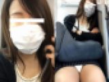 (電車対面）(顔出し）上のお口はマスクでしっかりガード…でも…下の▼ぞーんは無防備な人妻OLさんの無防備なお姿を観察してみました
