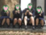 公園にいたオヤジたちも驚愕！！（ＦＨＤ）４人組のＫちゃん！！大変です！！パンツが見えてますよ特別編２０