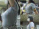 きれいな黒髪をかきあげる姿がセクシーな巨乳お姉さん
