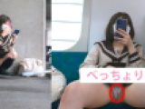 【股間べっちょり】ぴっちりエロパンツのセーラ○服激カワ○K！スマホに夢中で脚が開いていく！_TPC-026