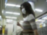 ボーダーニットの揺れ乳お姉さん