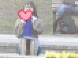 新作です！！（ＦＨＤ）大変です！！スマホに夢中になり、パンツが見えてますよ２２７