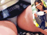 くるみちゃんのパンティ　道行く人に見えてません？