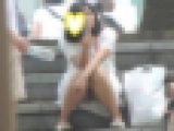 お座りお姉さん発見！！（ＦＨＤ）大変です！！パンツが見えてますよ６２