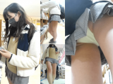 モコモコアウターの極細美少女