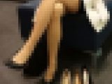 長身で極上美脚のパンストお姉さん