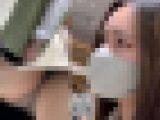 【パンチラ】【盗撮】買い物に夢中な間に