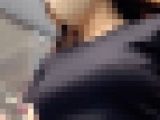 【プレミアムクラス】元気に巨乳が揺れる！着衣巨乳ヤング様に超接近！