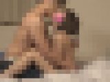 【盗撮流出】アウトな年齢かと見間違えるロリ顔の貧乳美少女に中出し2発。腰遣いと尻肉がエロい過ぎ。