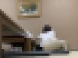 【10代の巨尻】若さあふれるタイトスカート巨尻　漫画に夢中で突き出し巨尻を視○されまくりw  【4K】