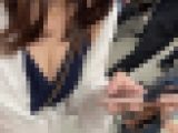 美人キャバ嬢の巨乳胸チラ谷間