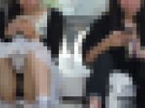 座って脚をガバッと広げスカートの中丸見えフル勃起！2人組【動画】イベント編 997と999セット販売