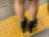 （再販）素人 020 ミニスカ熟女OL 熟女らしからぬ美脚と電車の揺れと一緒に腰振り
