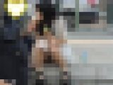 お座りお姉さん発見！！（ＦＨＤ）大変です！！パンツが見えてますよ５９