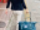 【出張中お姉さま】むちむちお尻からパンティラインがまる見え