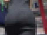 【黒ニットワンピ】タイトなワンピースのむっちりヒップ1