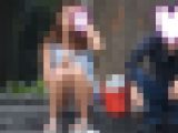 キャバ嬢風＆エロ系？お座りお姉さん発見！！（ＦＨＤ）大変です！！パンツが見えてますよ８７