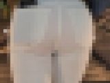 【白スキニー】濃いピンクのパンティーが透ける安産型のお尻1