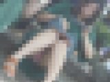 可愛いお姉さんの座りパンチラ4