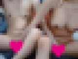 巨乳と貧乳の学生レズ♪おふざけ動画♪手マンで喘いじゃう♪