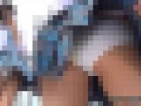 長身美脚青チェJK娘のパンチラ（3） 強.制的に風パンモロ編