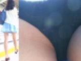 [★新作][★顔出し]パンチラ盗撮 制服コスプレメガネ女子 黒パンツに接近