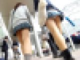 （再販）【FHD 顔モザなし】青のチェック柄スカートとミニスカJKの最強コラボ　?JK２人組の白Pダブルパンチラ 2?