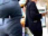 仕事帰りの知的なポニテスーツ 隠しきれない大きなお尻と抜群のスタイル【街中風景030】