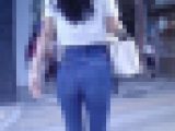超絶美スタイルで神尻の極上美少女がピタピタスキニーデニム履いて歩く姿がエロい
