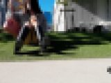 【芝生パンチラ】童顔JDの純白座りパンチラ丸見え