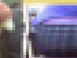 【変態動画】若kさあふれる巨尻！きしむパイプイス！たまらず背後でゴム射w　放屁音、淫語のおまけあり