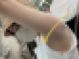 ノースリーブお姉さんのエロい腋