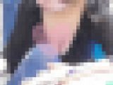 公園で露出!?若ママのありえない谷間がポロリ