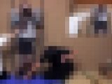 まるでフラダンスを踊ってるかのように腰振りクネクネして反応しちゃうお姉さん（完全オリジナル）